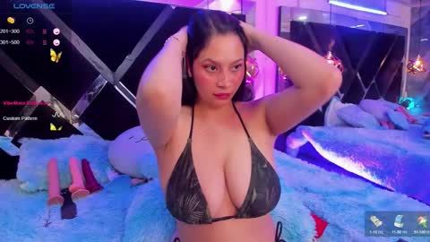 Mia online show from 09-09-25, 01:27