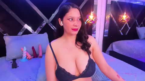 Mia online show from 02-25-26, 01:37