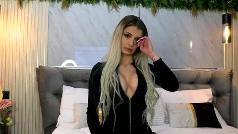 Mia online show from 01-09-26, 09:49