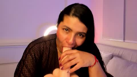 Snapshot of miadanielss chatting on 03-04-26, 11:55 IG Yojanagomez online show from 03-04-26, 11:55