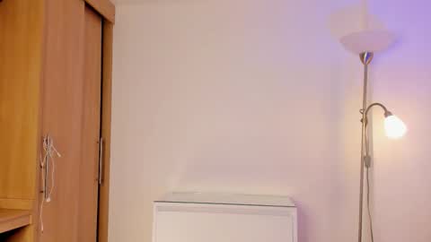 Snapshot of miadanielss chatting on 03-24-26, 10:48 IG Yojanagomez online show from 03-24-26, 10:48