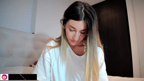 Snapshot of miaduval chatting on 12-04-24, 12:52 Mia online show from 12-04-24, 12:52