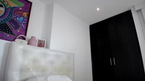 Snapshot of miaduval chatting on 09-08-25, 08:41 Mia online show from 09-08-25, 08:41