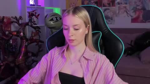 Mia online show from 11-04-25, 05:34