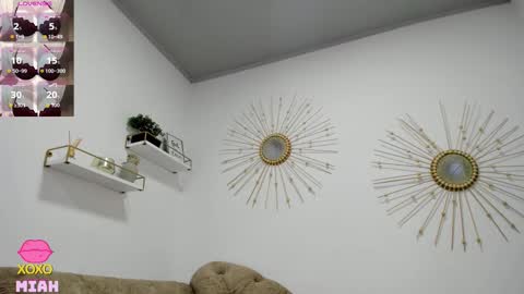 Miah Collins online show from 11-20-25, 08:30