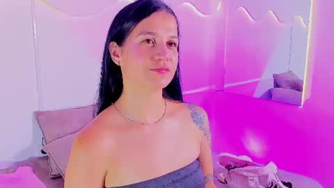 Snapshot of miahansson chatting on 07-01-26, 08:30 MIA online show from 07-01-26, 08:30