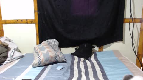 Snapshot of miahells chatting on 10-06-25, 08:39 Mia Sam online show from 10-06-25, 08:39