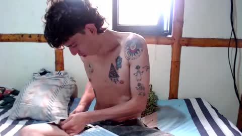 Snapshot of miahells chatting on 10-22-25, 03:34 Mia Sam online show from 10-22-25, 03:34