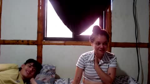 Snapshot of miahells chatting on 10-31-25, 08:32 Mia Sam online show from 10-31-25, 08:32