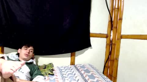 Snapshot of miahells chatting on 11-04-25, 02:16 Mia Sam online show from 11-04-25, 02:16