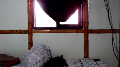 Snapshot of miahells chatting on 12-14-25, 03:39 Mia Sam online show from 12-14-25, 03:39