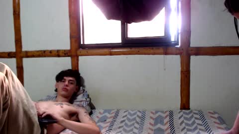 Snapshot of miahells chatting on 12-15-25, 04:33 Mia Sam online show from 12-15-25, 04:33