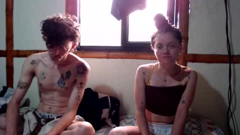 Snapshot of miahells chatting on 01-05-26, 05:27 Mia Sam online show from 01-05-26, 05:27