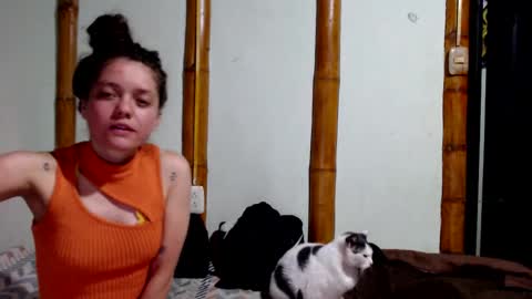 Snapshot of miahells chatting on 01-11-26, 08:25 Mia Sam online show from 01-11-26, 08:25