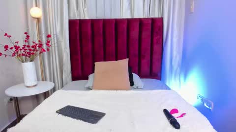 Snapshot of miahertz chatting on 10-22-25, 12:16 miahertz online show from 10-22-25, 12:16