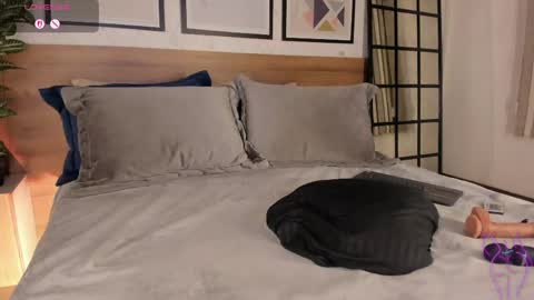 Snapshot of miakay1 chatting on 03-21-26, 08:19 Mia online show from 03-21-26, 08:19