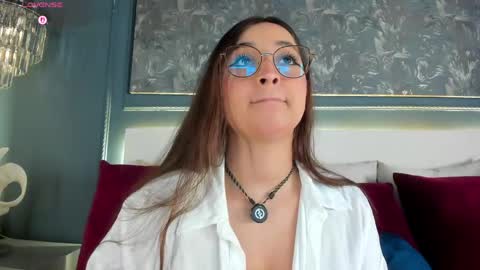 Mia  online show from 05-31-26, 03:36