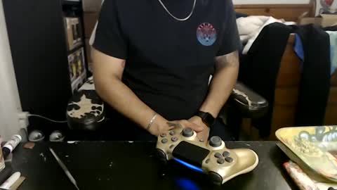 Mark online show from 01-10-26, 05:53