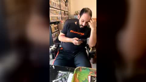 Snapshot of miaking chatting on 07-05-26, 02:02 Mark online show from 07-05-26, 02:02
