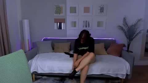 mialacrice online show from 06-21-26, 07:27
