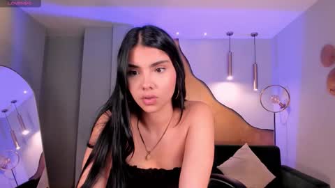 Snapshot of mialaurence_ chatting on 09-16-25, 07:26 Call me Mia online show from 09-16-25, 07:26