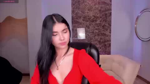 Snapshot of mialaurence_ chatting on 09-24-25, 08:01 Call me Mia online show from 09-24-25, 08:01