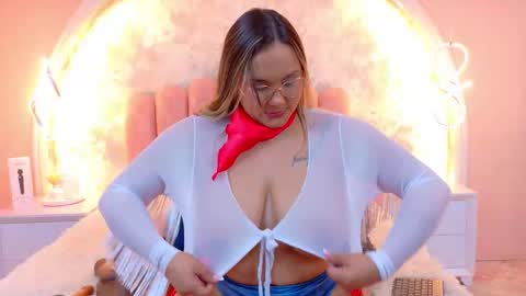 Mia online show from 01-17-26, 05:01