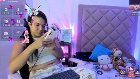 Mia  online show from 10-22-25, 06:02