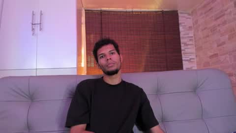 Snapshot of mialuxx chatting on 10-25-25, 07:08 Mia online show from 10-25-25, 07:08