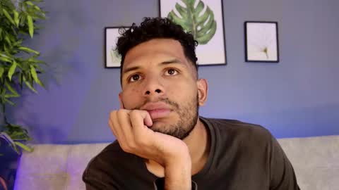 Snapshot of mialuxx chatting on 11-24-25, 07:13 Mia online show from 11-24-25, 07:13