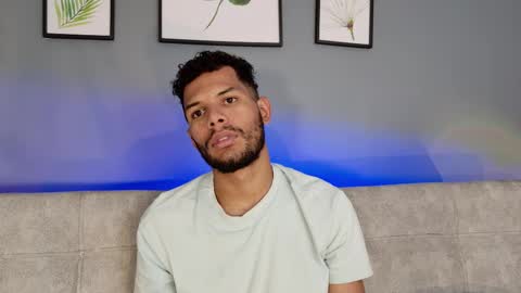 Snapshot of mialuxx chatting on 11-29-25, 07:39 Mia online show from 11-29-25, 07:39