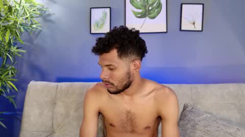 Snapshot of mialuxx chatting on 11-30-25, 07:18 Mia online show from 11-30-25, 07:18