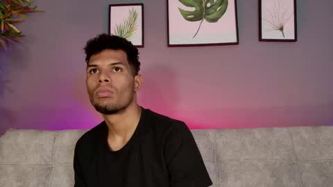 Snapshot of mialuxx chatting on 12-02-25, 07:20 Mia online show from 12-02-25, 07:20