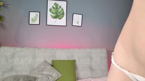 Snapshot of mialuxx chatting on 02-07-26, 04:33 Mia online show from 02-07-26, 04:33