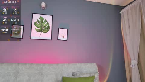 Snapshot of mialuxx chatting on 02-17-26, 01:51 Mia online show from 02-17-26, 01:51