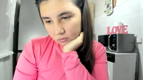 Snapshot of miamarrone chatting on 11-25-25, 04:07 MiaMarrone online show from 11-25-25, 04:07