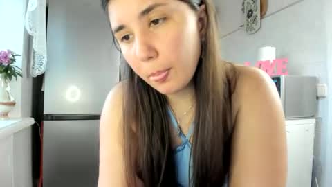 Snapshot of miamarrone chatting on 06-11-26, 05:22 MiaMarrone online show from 06-11-26, 05:22
