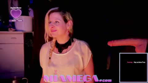 Mia online show from 04-07-26, 11:48