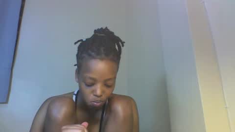 Muffin online show from 11-25-25, 12:21