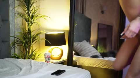  Miami  online show from 11-17-25, 07:52