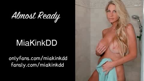 Mia online show from 11-14-25, 03:38