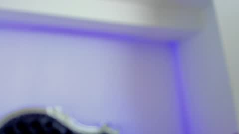 Mia   -5 7001400 Follow  online show from 01-17-25, 04:15