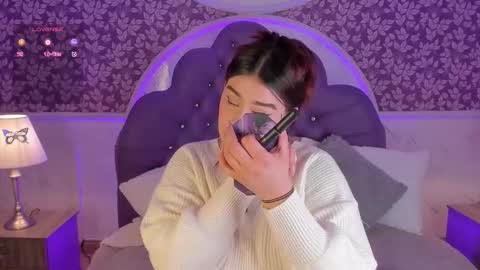 Snapshot of miamontoya chatting on 11-26-25, 01:34 Mia -5 7001400 Follow online show from 11-26-25, 01:34