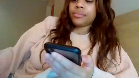 MiaMuffn online show from 12-12-24, 08:47