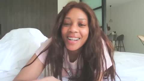 MiaMuffn online show from 05-25-26, 05:41