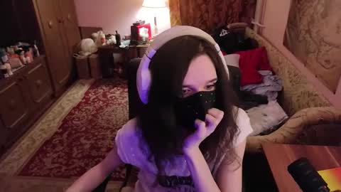 Kristien online show from 10-31-25, 05:58