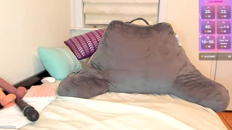 Mia  online show from 02-13-25, 02:12