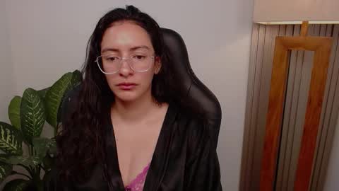 MIAPORTMANN online show from 02-17-26, 08:11