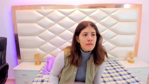 Snapshot of miaqueen021 chatting on 02-07-25, 12:17 Sweetie Mia online show from 02-07-25, 12:17