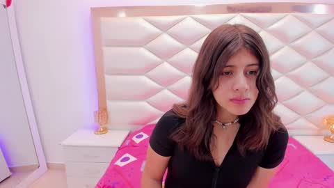 Snapshot of miaqueen021 chatting on 03-03-25, 12:27 Sweetie Mia online show from 03-03-25, 12:27